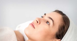 Peeling visage : ce que les pros font chez eux pour une peau éclatante sans maquillage peeling du visage