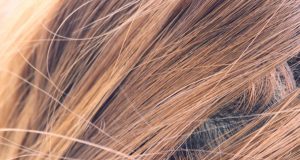 Milk Tea Hair : La couleur de cheveux que toutes les femmes vont adorer Milk Tea Hair