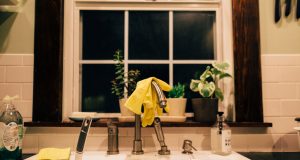 5 astuces pour déboucher son évier sans produit chimique déboucher son évier