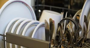 Pourquoi vous devez mettre du citron dans le lave-vaisselle ! mettre du citron dans le lave-vaisselle