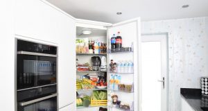 Pourquoi vous devez arrêter de ranger la mayonnaise dans la porte du frigo ! ranger la mayonnaise dans la porte du frigo