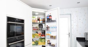 Mettre des plats chauds au frigo : Bonne ou mauvaise idée ? mettre plat chaud frigo