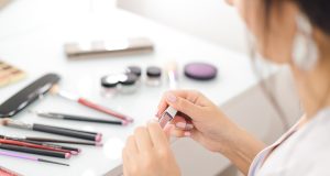Maquillage : Les grandes tendances que vous verrez partout en 2023 ! maquillage tendance beauté 2023