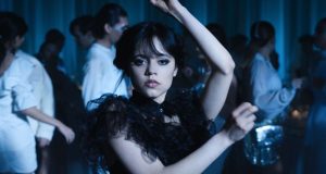 Mercredi : Un acteur de la série au coeur du scandale ! Mercredi acteur scandale