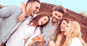 Les 3 signes qui font se faire beaucoup d’amis en 2023 signes qui font se faire beaucoup d’amis