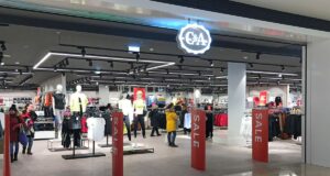 Ce magnifique jean imprimé C&A nous fait de l’oeil pour la saison à venir jean imprimé C&A