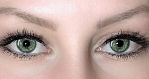 Les styles de maquillage des yeux à adopter pour un été glamour maquillage des yeux