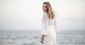 4 façons de porter une robe maxi pour un look élégant et décontracté cet été robe maxi