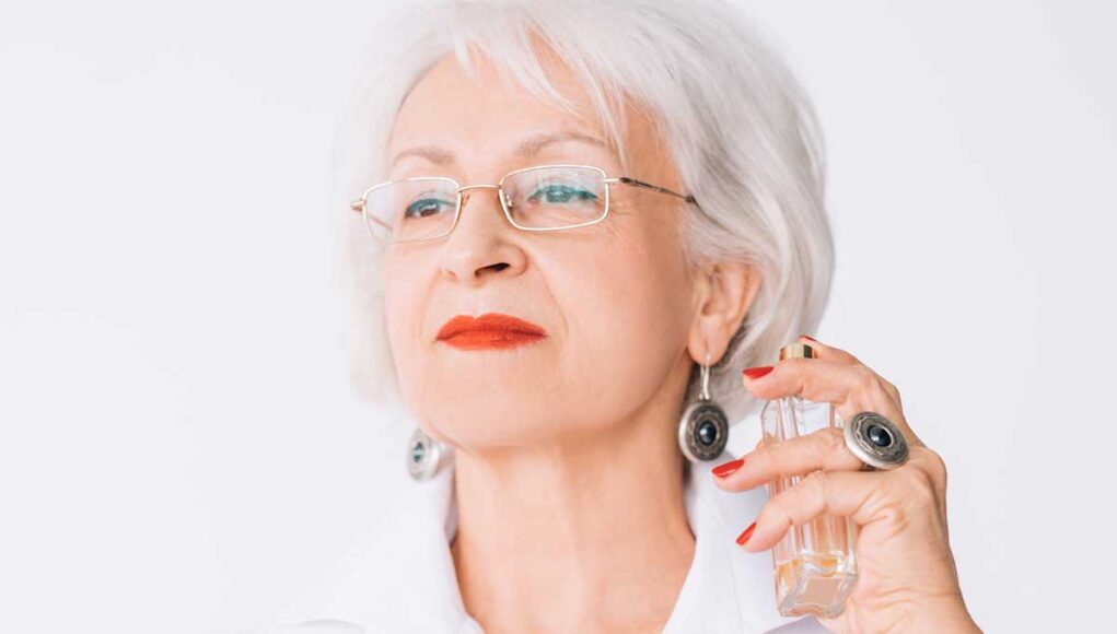 Coupes de cheveux tendances pour femmes de plus de 60 ans