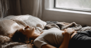 Stress & cycle menstruel : ce qu’il faut savoir pour mieux gérer